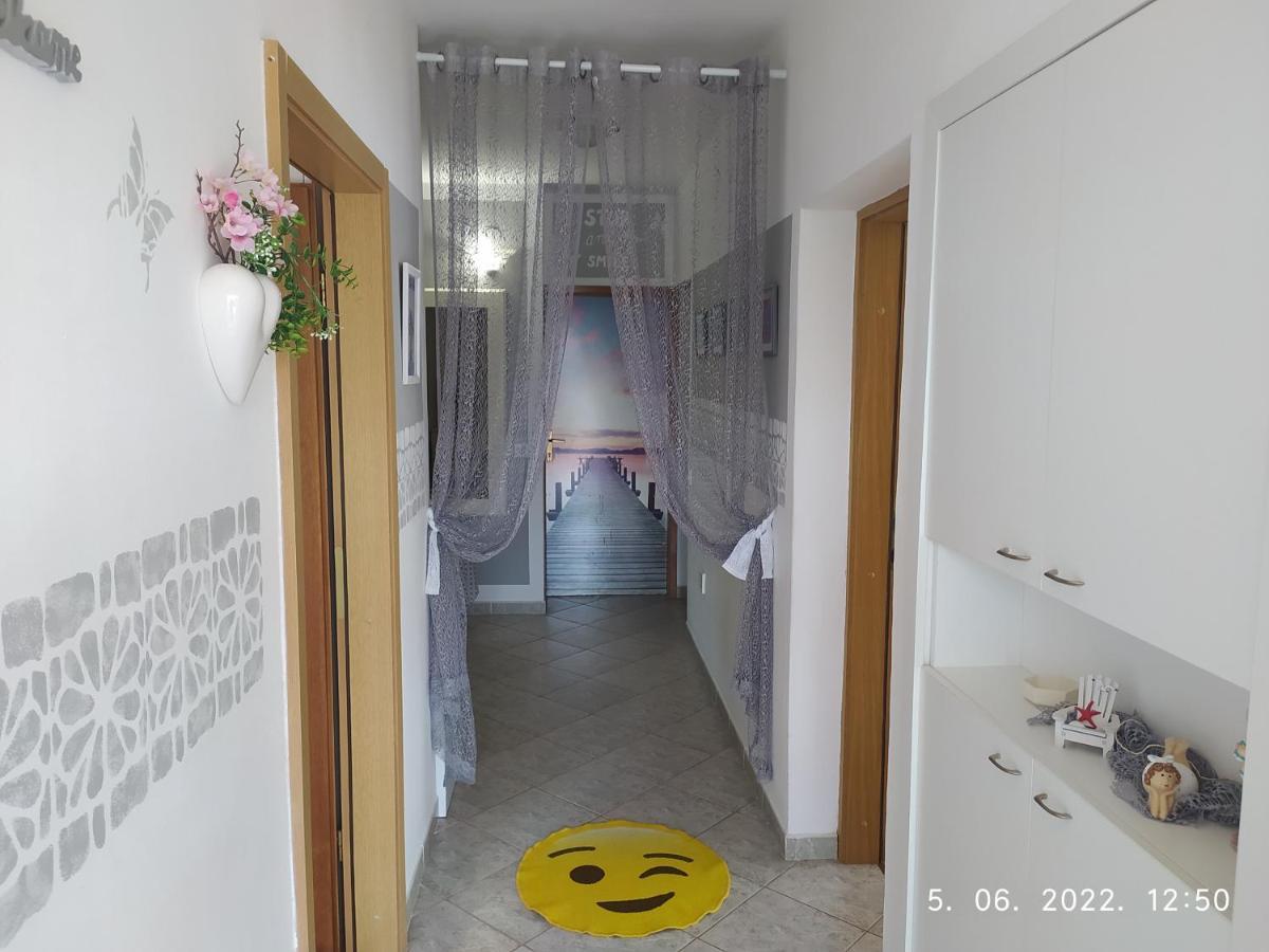 Apartment Sara ノヴィ・ヴィノドロスキー エクステリア 写真